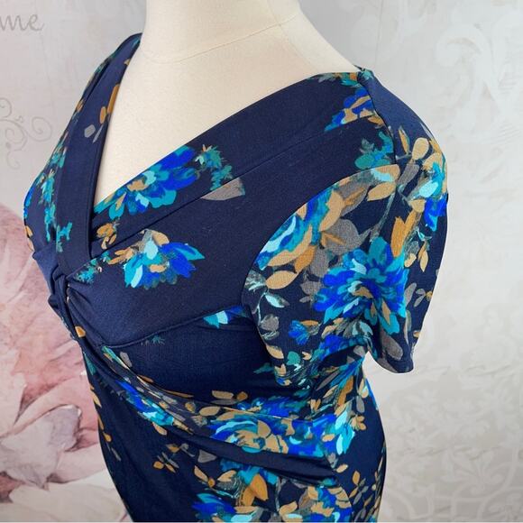 Jaclyn Smith Navy FLoral Cross Front Blouse Size XL/L - Picture 5 of 10